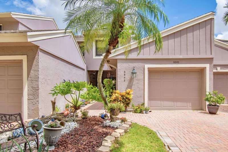 3 bedroom Townhouse at 6640 Thornhill Court, Thornhill Village, Boca Raton — photo 1
