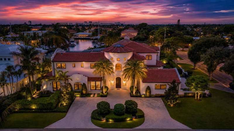 8 bedroom Single Family Residence at 2300 NE 34th Court, Lighthouse Point 6th Sec, Lighthouse Point — photo 1
