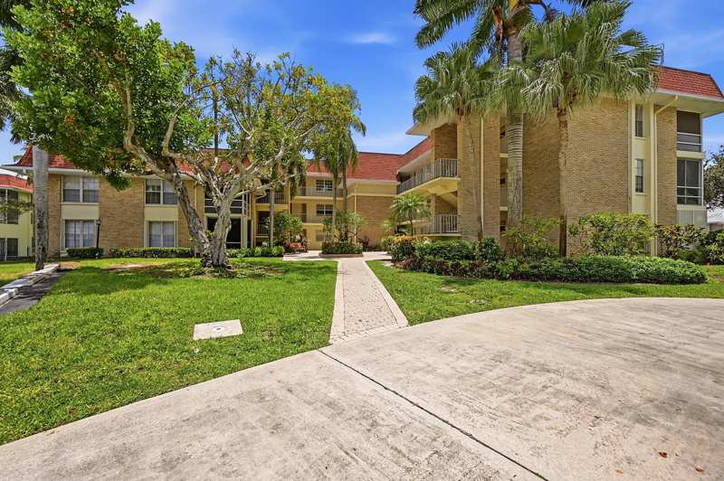 2 bedroom Condominium at 5570 Tamberlane Circle #229, Tamberlane 4 Condo, Palm Beach Gardens — photo 1