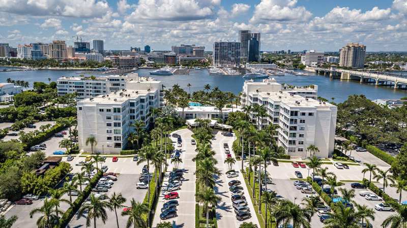 3 bedroom Condominium at 44 Cocoanut Row #227b, Palm Beach Towers Condo, Palm Beach — photo 1