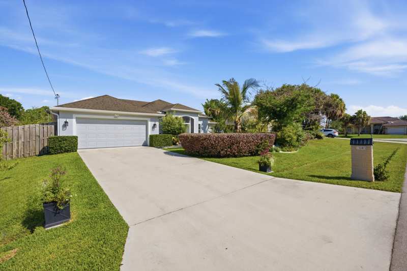 3 bedroom Single Family Residence at 2081 SW Tropical Terrace, Port St Lucie Section 11, Port St. Lucie — photo 1