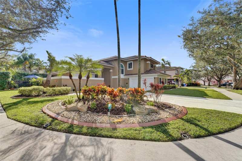 5 bedroom Single Family Residence at 11300 Knot Way, Rock Creek Phase Two, Cooper City — photo 1