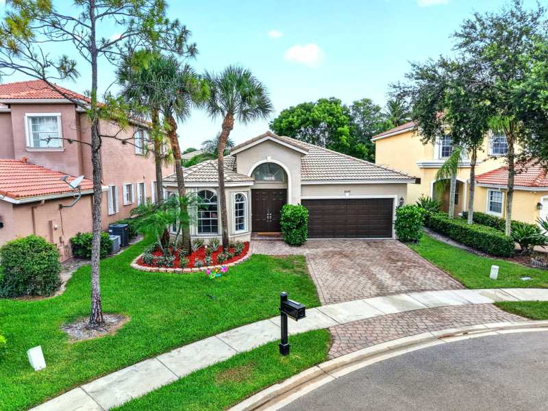 4 bedroom Single Family Residence at 8049 Via Bolzano, Villages Of Windsor 4, Lake Worth — photo 1