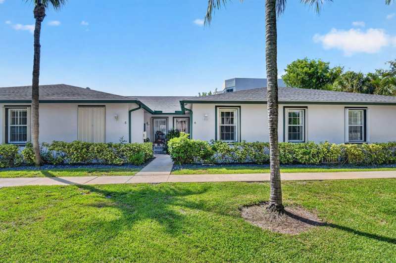 3 bedroom Condominium at 3162 Via Poinciana #6, Poinciana Place Villas Condo, Lake Worth — photo 1