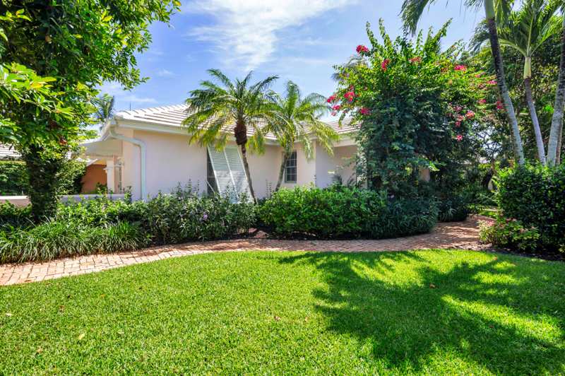 4 bedroom Single Family Residence at 243 Garden Road, Eden Properties, Palm Beach — photo 1
