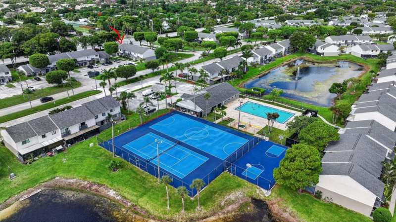 3 bedroom Townhouse at 4803 Pier Drive, Canalake Replat, Greenacres — photo 1