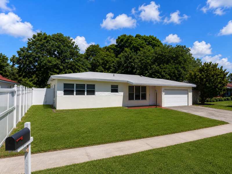 3 bedroom Single Family Residence at 557 W Dayton Circle, Melrose Park Sec 6 Green Acres, Fort Lauderdale — photo 1