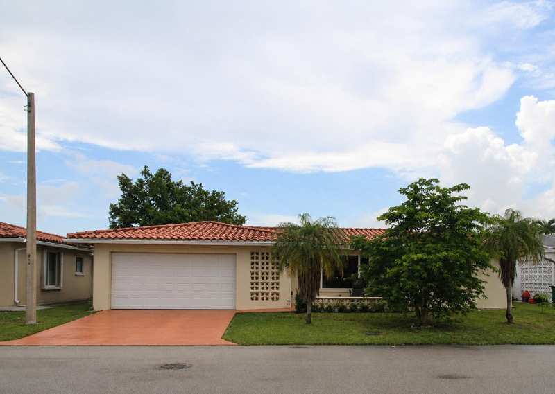 2 bedroom Single Family Residence at 4914 NW 49th Road, Mainlands Of Tamarac Lakes, Tamarac — photo 1