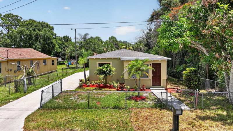 3 bedroom Single Family Residence at 426 N 19th Street, Alamanda Vista Revised Plat, Fort Pierce — photo 1