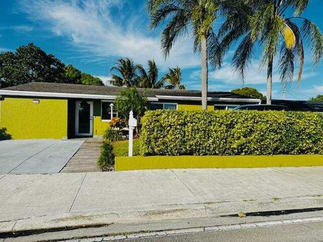 3 bedroom Single Family Residence at 7161 Sheridan Street, Heritage Homes, Hollywood — photo 1