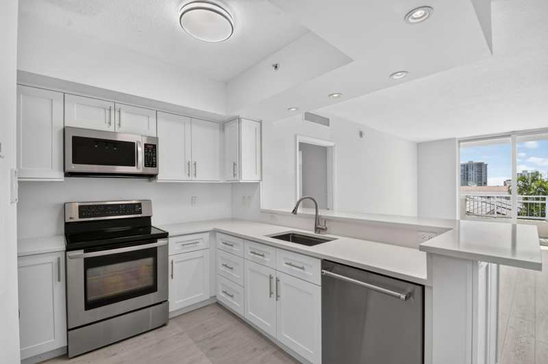 2 bedroom Condominium at 403 S Sapodilla Avenue #409, Metropolitan Condo, West Palm Beach — photo 1