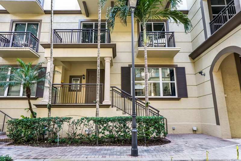 2 bedroom Townhouse at 2609 NE 14th Avenue #114, Wilton Station Res Condo, Wilton Manors — photo 1