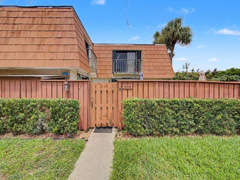 2 bedroom Townhouse at 310 Buttonwood Lane #B, Chalet 4 3, Boynton Beach — photo 1