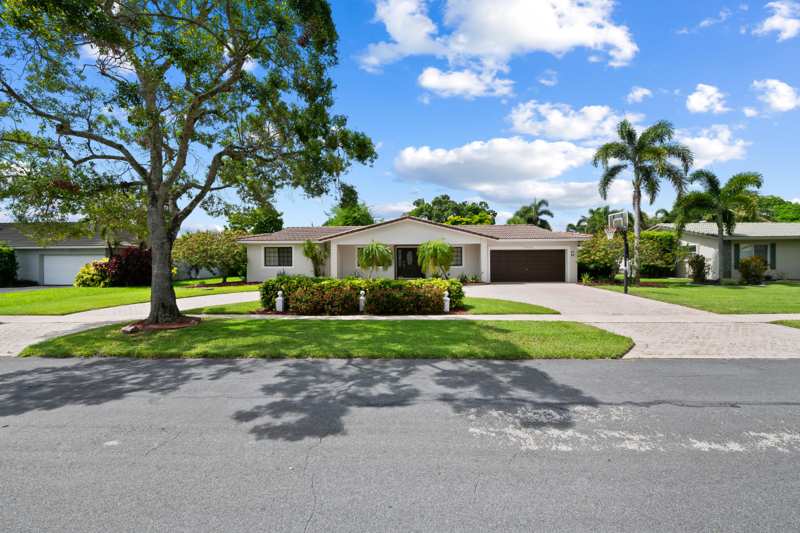 4 bedroom Single Family Residence at 5720 SW 7th Street, Plantation Park Lakesites, Plantation — photo 1