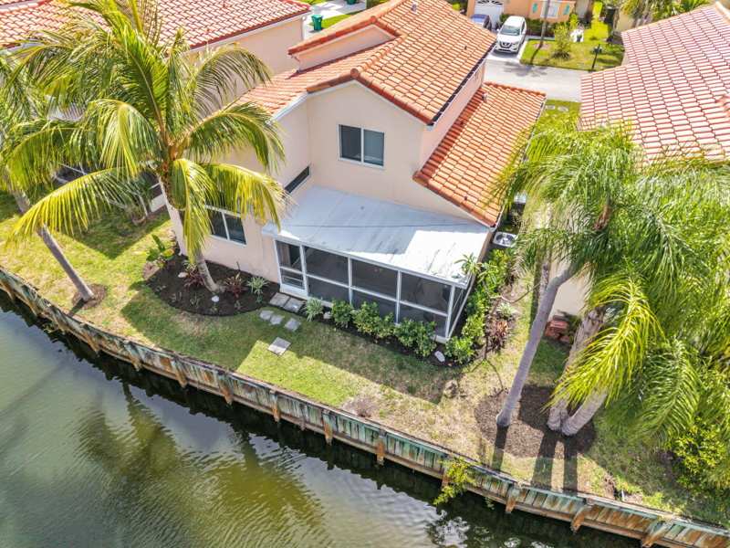 3 bedroom Single Family Residence at 1058 SE 6th Court, Homes At Sheridan Ocean Club, Dania Beach — photo 1
