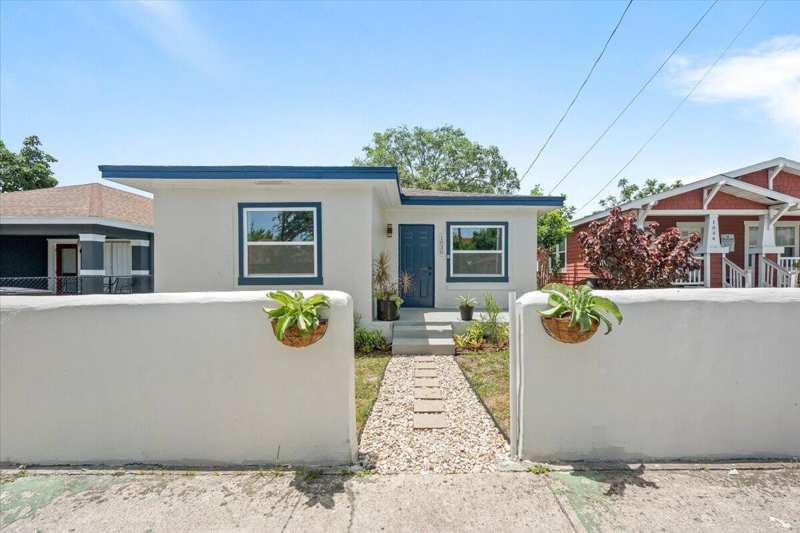 2 bedroom Single Family Residence at 1030 22nd Street, Grant Park, West Palm Beach — photo 1