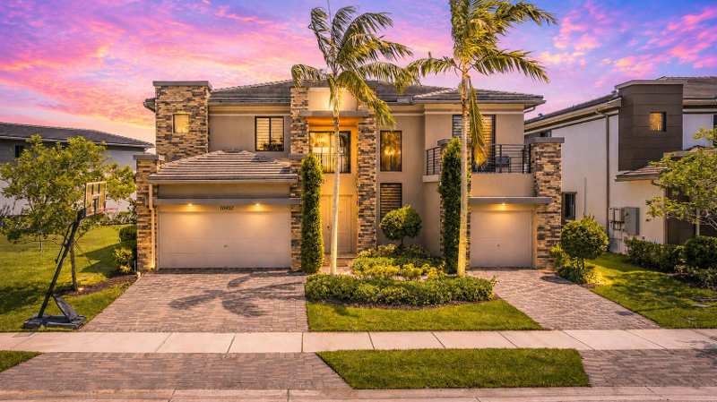 6 bedroom Single Family Residence at 10432 N Lago Vista Circle, Triple H Ranch Plat, Parkland — photo 1