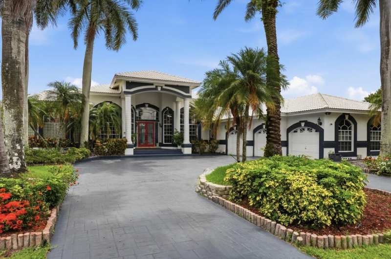 5 bedroom Single Family Residence at 1716 NW 124th Way, Greens Of Eagle Trace, Coral Springs — photo 1