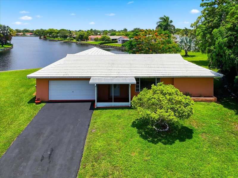 2 bedroom Single Family Residence at 9401 NW 70 Place, Westwood Community 4, Tamarac — photo 1