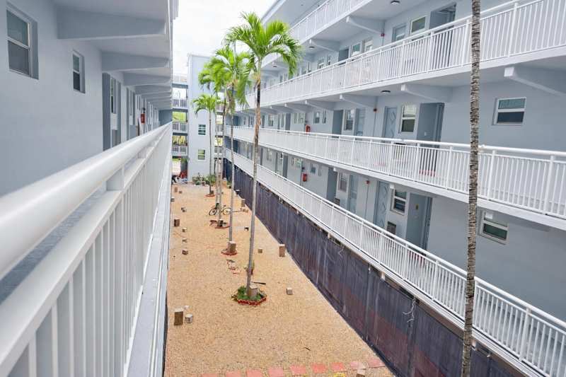 2 bedroom Condominium at 215 SE 3rd Avenue #306D, First Gulfstream Garden, Hallandale Beach — photo 1