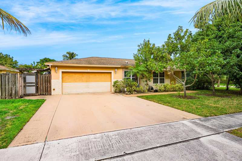 3 bedroom Single Family Residence at 2655 Dorson Way, Delray Shores First Add In, Delray Beach — photo 1