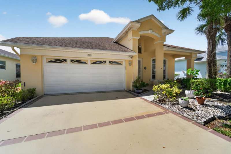 3 bedroom Single Family Residence at 562 NW Lambrusco Drive, Kings Isle Phase Iic, Port St. Lucie — photo 1