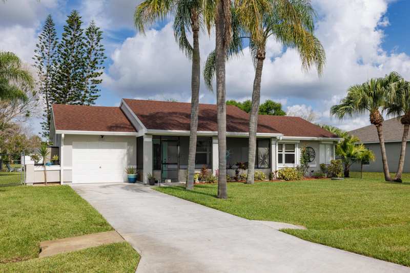 3 bedroom Single Family Residence at 2502 SE University Terrace, Port St Lucie Section 40, Port St. Lucie — photo 1