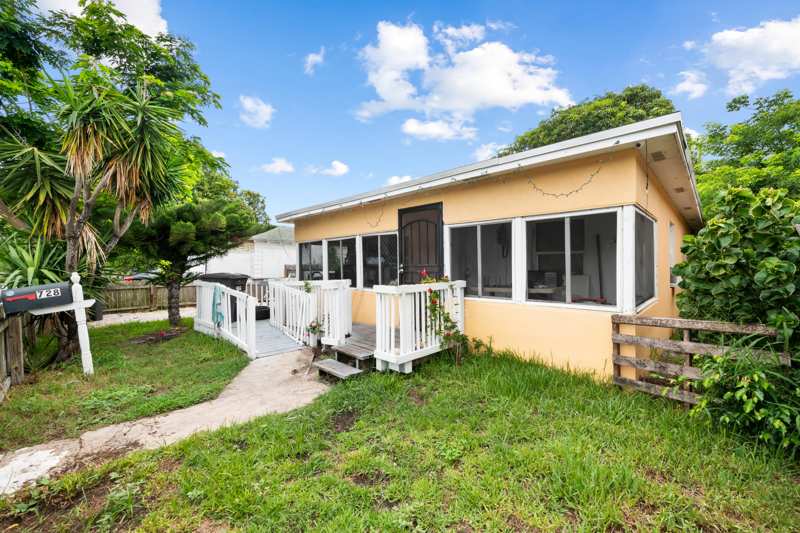 3 bedroom Single Family Residence at 728 22nd Street, Washington Heights, West Palm Beach — photo 1