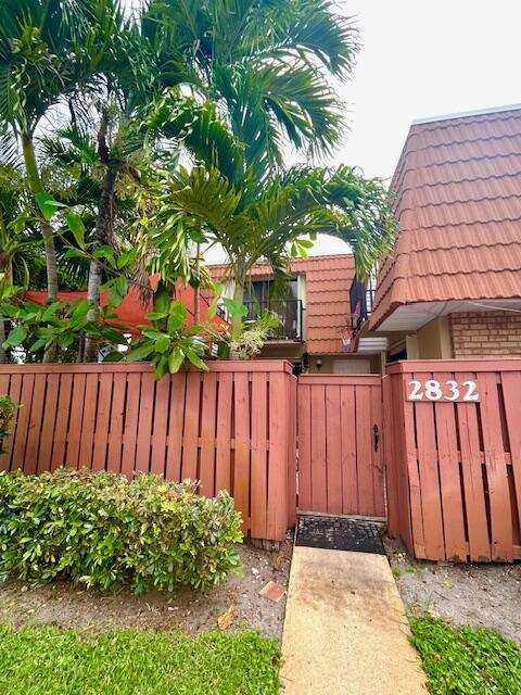 2 bedroom Townhouse at 2832 SW 12th Street, Waterford Courtyards Addition, Deerfield Beach — photo 1