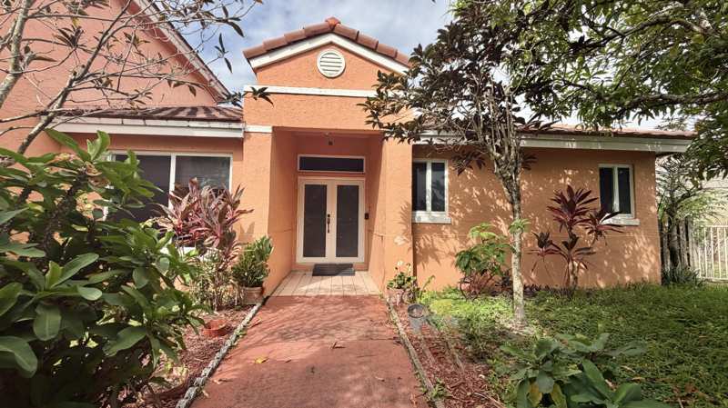 4 bedroom Single Family Residence at 3130 Sunset Circle, Coral Bay, Margate — photo 1