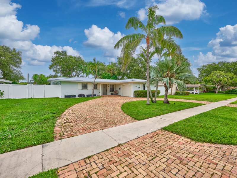 3 bedroom Single Family Residence at 683 SW 2nd Street, Royal Oak Hills 1st Sec, Boca Raton — photo 1