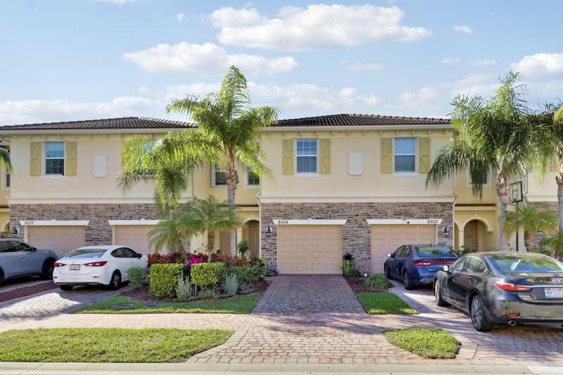 3 bedroom Townhouse at 9504 SW Merlin Court, River Marina, Stuart — photo 1