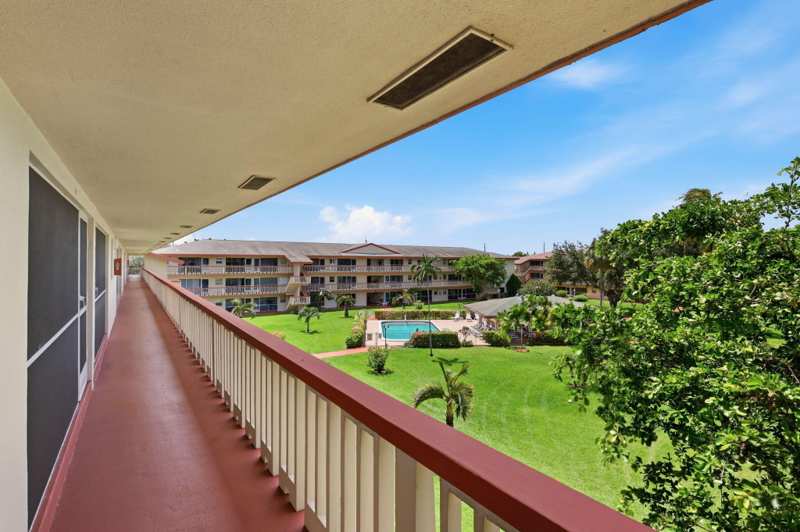 2 bedroom Condominium at 5300 Washington Street #301E, Beverly Hills, Hollywood — photo 1