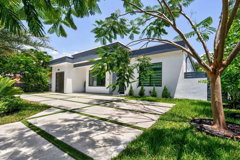 3 bedroom Single Family Residence at 3933 Washington Street, Hollywood Hills, Hollywood — photo 1