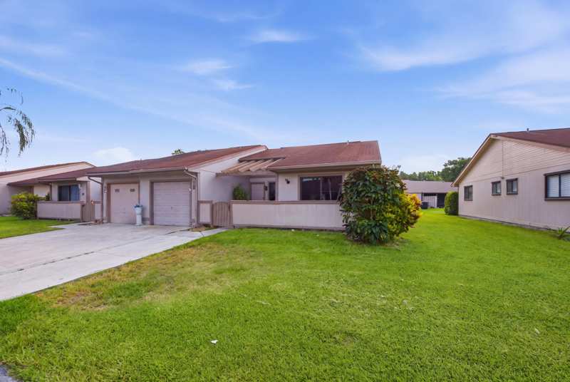 2 bedroom Villa at 18 Winchmore Lane, Boynton Lakes 3, Boynton Beach — photo 1
