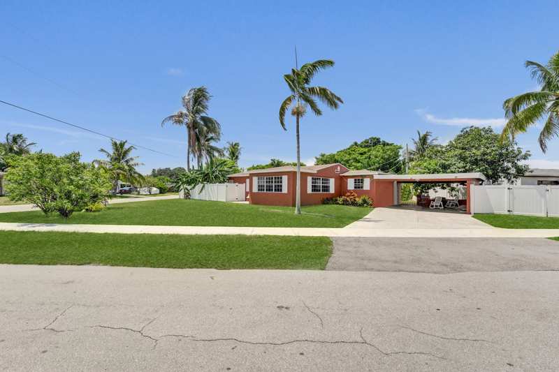 3 bedroom Single Family Residence at 1302 S 23rd Avenue, Belmar Amended, Hollywood — photo 1