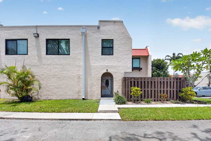 3 bedroom Townhouse at 6352 Seven Springs Boulevard #B, Seven Springs 1, Greenacres — photo 1