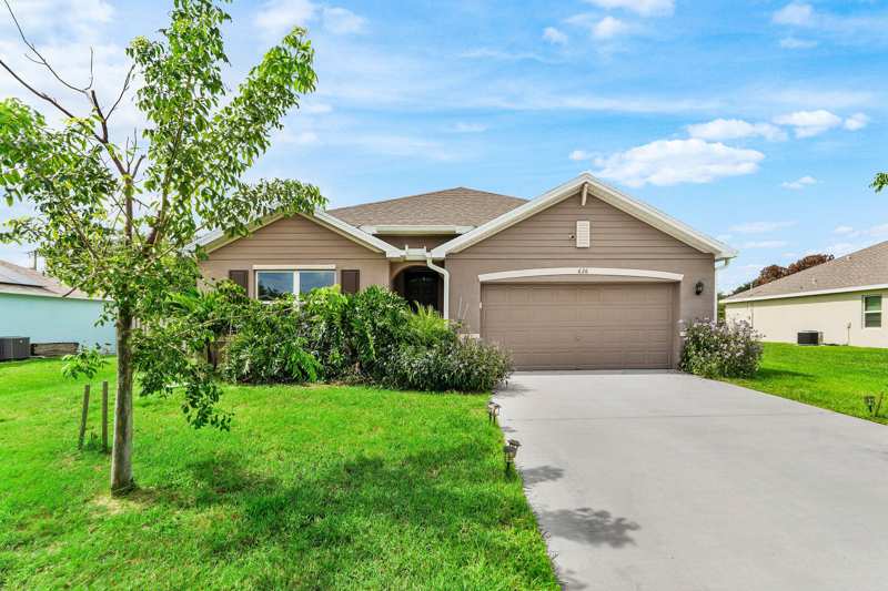 4 bedroom Single Family Residence at 626 SW Ester Avenue, Port St Lucie Section 27, Port St. Lucie — photo 1