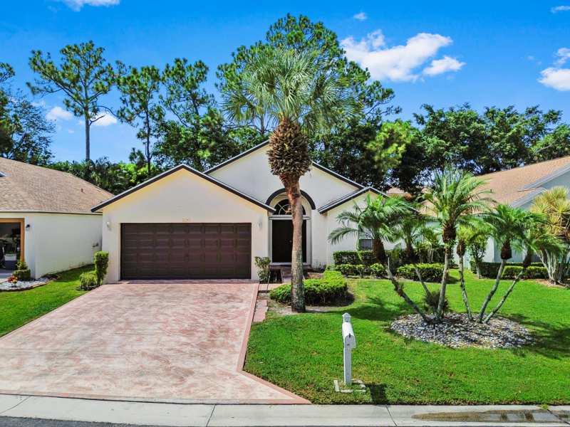3 bedroom Single Family Residence at 320 Hammocks Trail, River Bridge, Greenacres — photo 1
