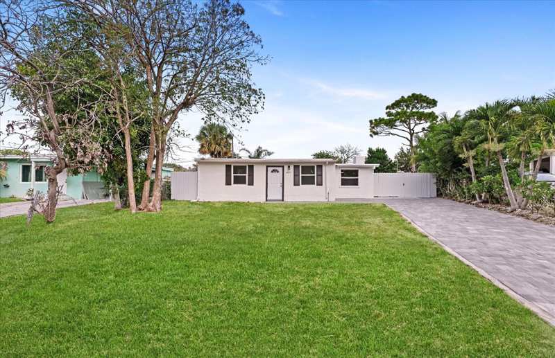 4 bedroom Single Family Residence at 431 Ficus Tree Drive, San Castle 1st And 2nd Adds, Lantana — photo 1
