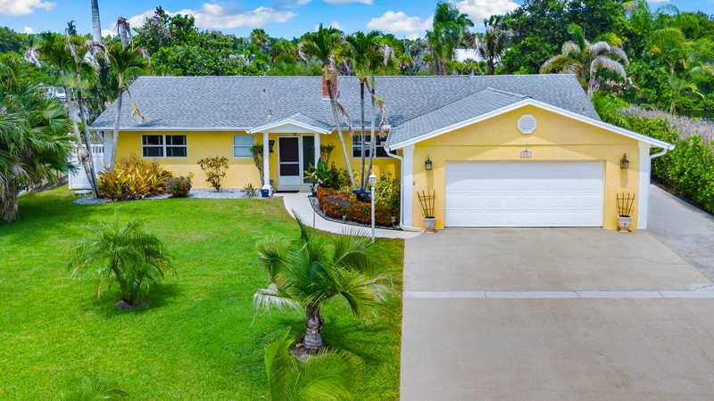 3 bedroom Single Family Residence at 622 SW Pine Tree Lane, Hidden River Unrecorded, Palm City — photo 1