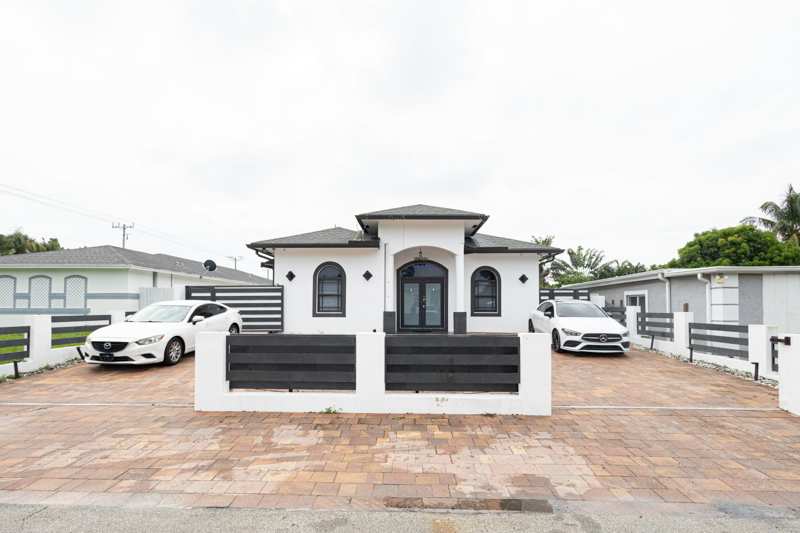 4 bedroom Single Family Residence at 725 Mercury Street, Sky Ranch, West Palm Beach — photo 1