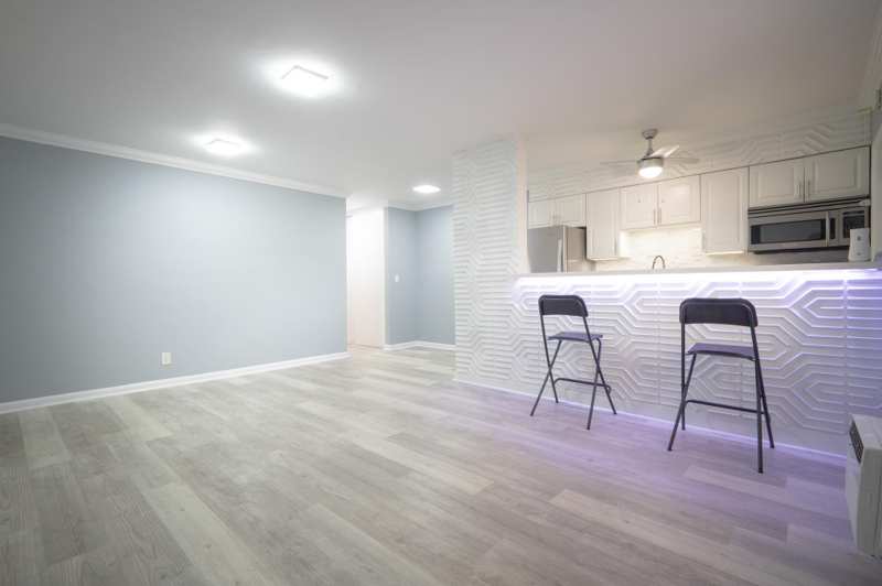 1 bedroom Condominium at 2621 Grant Street #10A, Crystal Court No 4 Condominium, Hollywood — photo 1