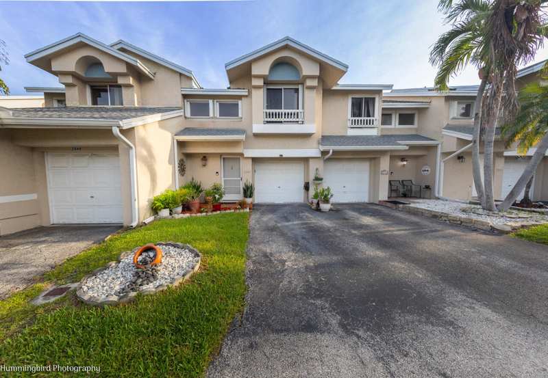 2 bedroom Townhouse at 2047 Discovery Circle, Discovery Pointe, Deerfield Beach — photo 1