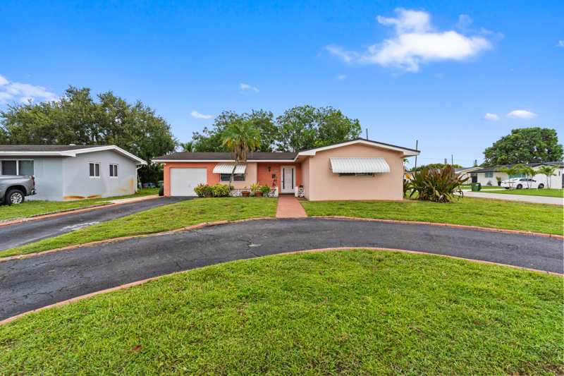 2 bedroom Single Family Residence at 1111 NW 85th Way, Boulevard Heights Sec 9, Pembroke Pines — photo 1