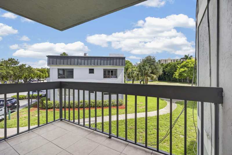 2 bedroom Condominium at 1900 N Congress Avenue #201, Presidential Golfview Condo, West Palm Beach — photo 1