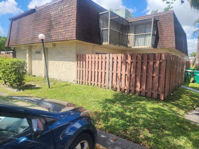 2 bedroom Townhouse at 5824 Swordfish ##A, Villas At Woodland Greens, Tamarac — photo 1