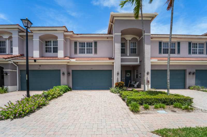 3 bedroom Townhouse at 126 Lancaster Road, Carriage Pointe Townhomes Pud, Boynton Beach — photo 1