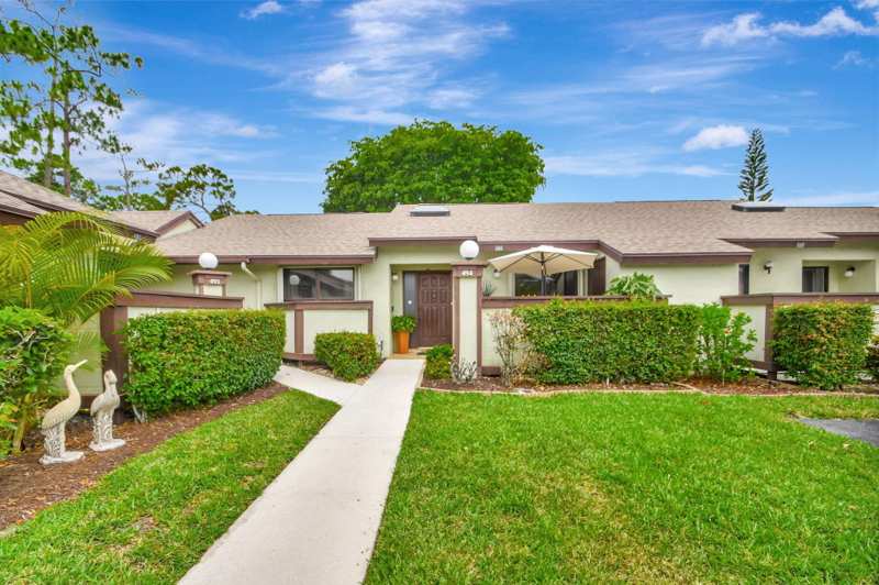 2 bedroom Villa at 494 Iron Forge Court, Strathmore Gate West Unit 3, Royal Palm Beach — photo 1