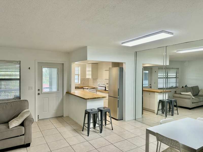 1 bedroom Stock Cooperative at 580 Egret Drive #314, Casa Paradiso Co-Op, Hallandale Beach — photo 1